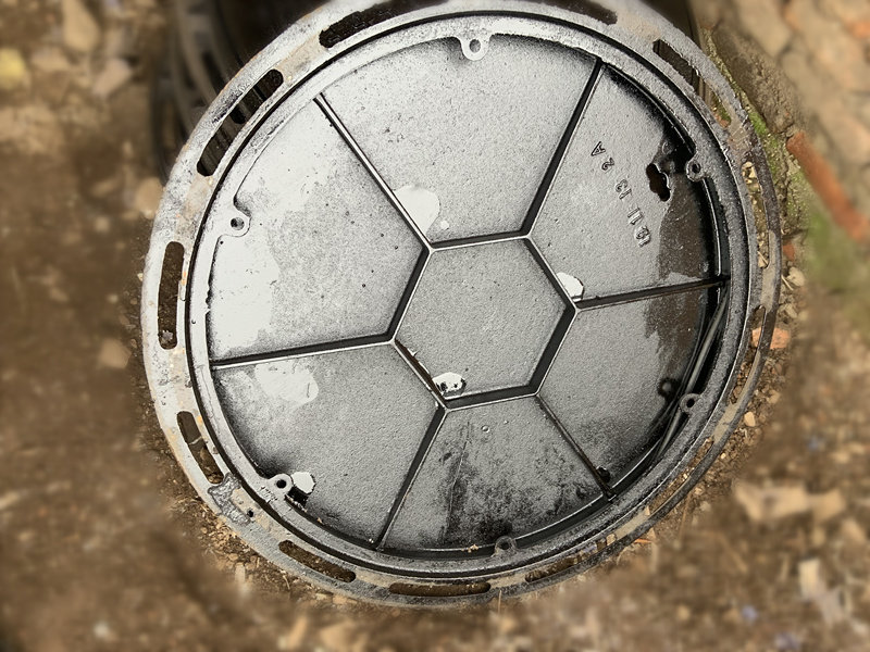 輕型鑄鐵井蓋700